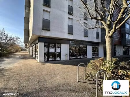 local commercial 334 m²