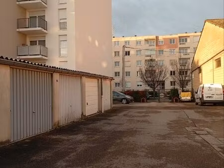 garage fermé avenue du drapeau