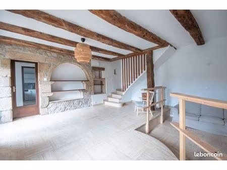 belle longère en pierres