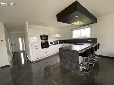 maison 5 pièces 145 m2