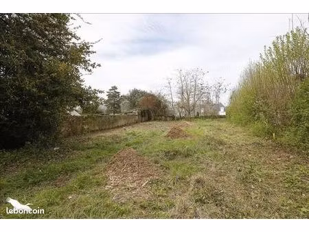 terrain 606 m² saint cyr sur loire