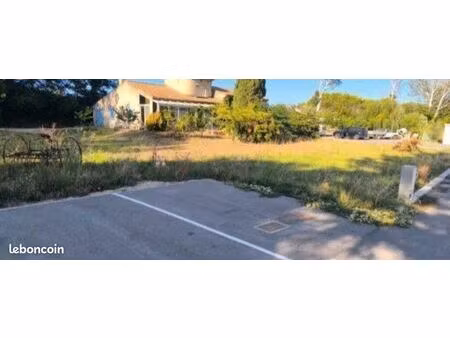 terrain constructible 630m² lamanon