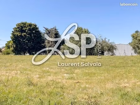 terrain 602 m² longechenal