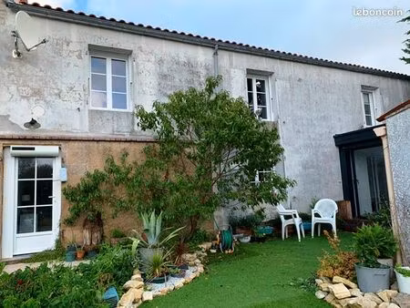 30 mn de la rochelle et niort - marais poitevin