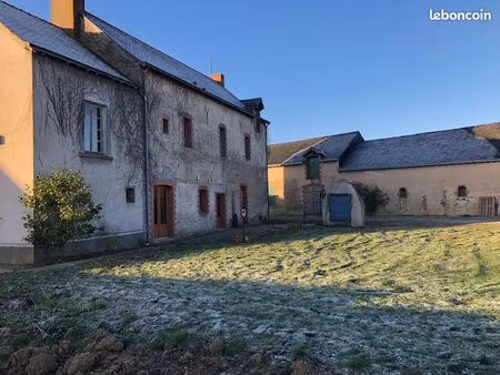 maison de ville exposée sud – 10 pièces – 190 m² habitables – terrain de 724 m²