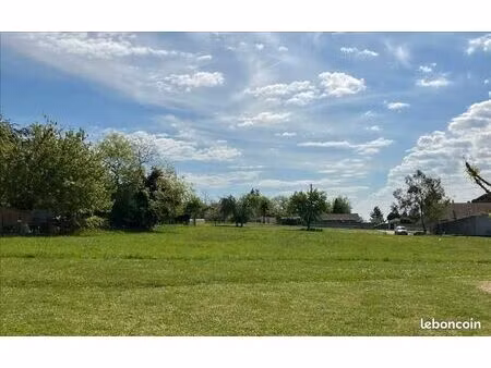 terrain 1 106 m² duras