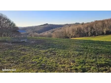 terrain 1572 m² objat