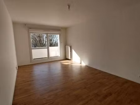 appartement t2 avec balcon proche commodités