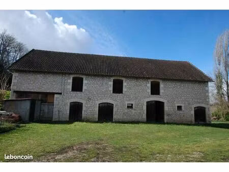 inconnu 1 pièce 1100 m² lanzac