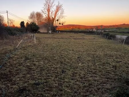 terrain de loisirs/agricole avec bâtiment