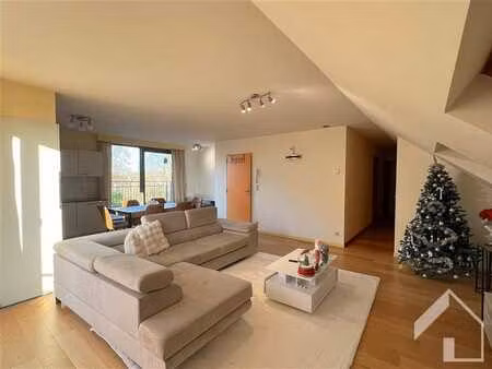 appartement sur le toit au centre de broechem