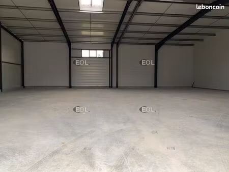 local d'activité 2 550 m²