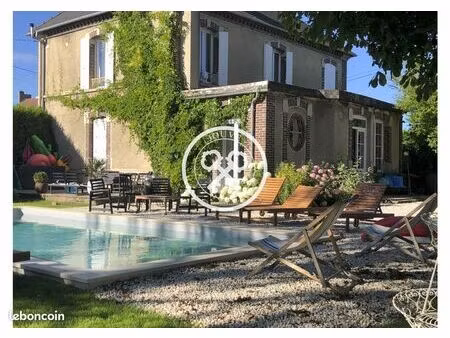 maison 8 pièces 250 m²