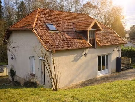 ​ coup de cœur à clérey : maison de village alliant charme et modernité