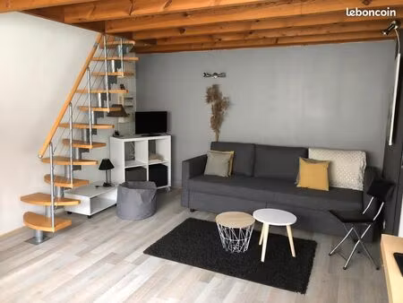 appartement t2 avec mezzanine  garage et jardinet-rochefort centre