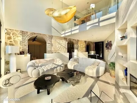 propriété 7 pièces 330 m²