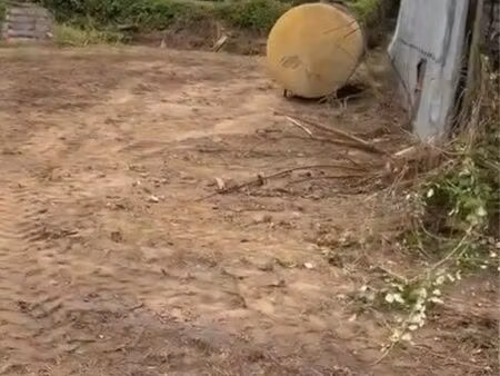 terrain à bâtir de 1000m2 avec hangar