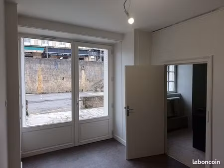 local / bureau gourdon