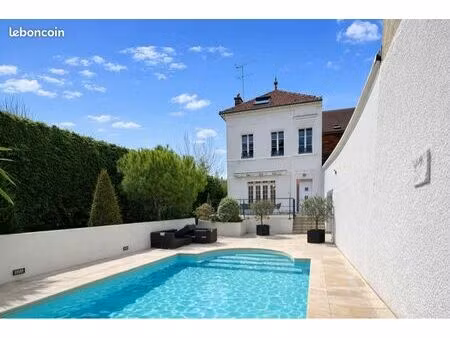 propriété d’exception avec piscine et garage xxl – cœur de troyes