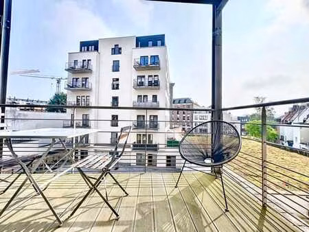 superbe studio meuble 1 chambre + terrasse