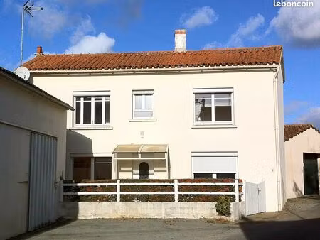 maison t4 - 3 chambres et jardin – 91m2 - nalliers