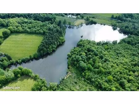 terrain 25 814 m² troche