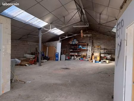 local 216 m² feytiat