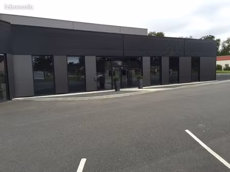 local commercial récent - 438m2 - climatisé - rn 10