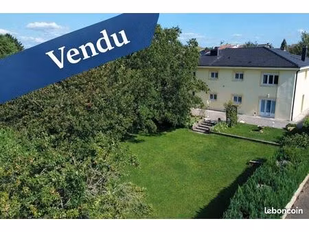 maison 7 pièces 203 m²