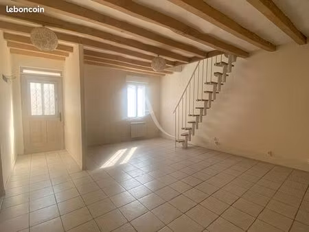 maison 3 pièces 80 m²