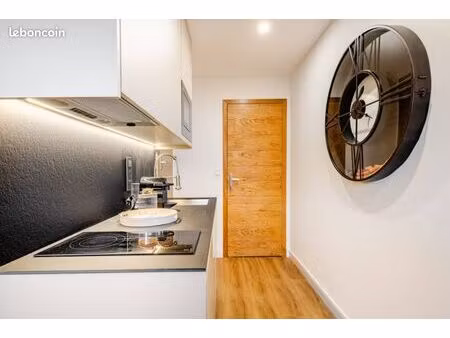 ?studio haut standing all inclusive avec balcon - ascenseur - dressing  smart tv & bureau 