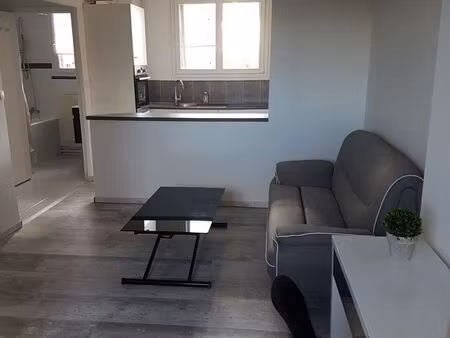 ? à vendre – studio meublé 30 m² – fleury-les-aubrais (limite orléans)