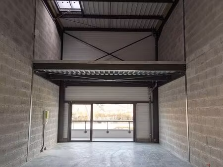 entrepôt neuf 90m2 poisy