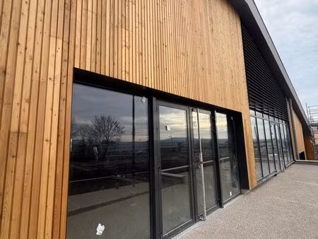 local commercial 110 m2 retail park vittal shop