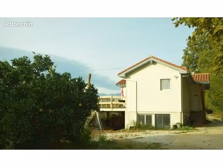 av - propriété agricole avec maison écologique en bois