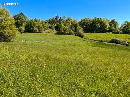 terrain 1 039 m² meyssac