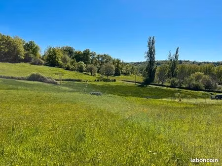 terrain 1 080 m² meyssac