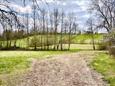 terrain 2 780 m² meyssac