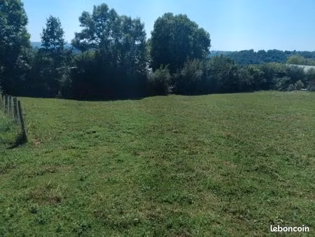 terrain 1 747 m² ussac