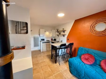 duplex rénové centre pernes-les-fontaines – rare à la vente