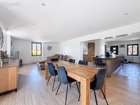 appartement 5 pièces 159 m²