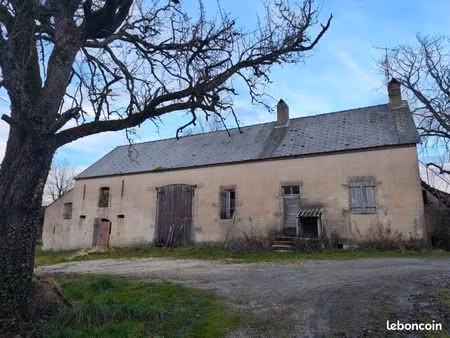 longère à rénover sur 3 hectares de terrain