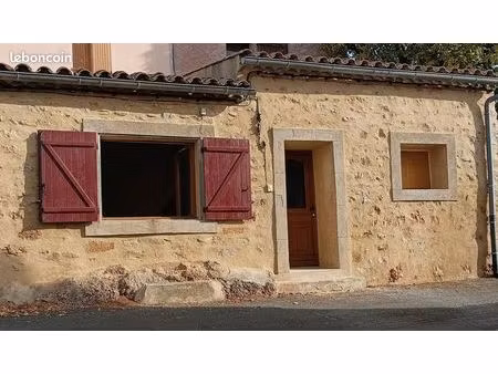 belle maison en pierre meublée