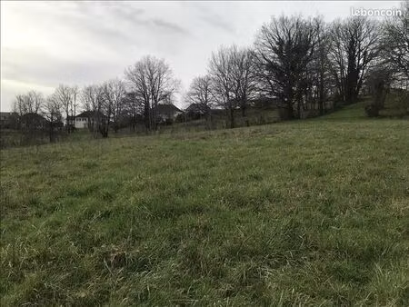 terrain 5 360 m² objat