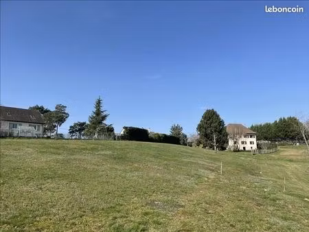 terrain 2 700 m² sainte fereole
