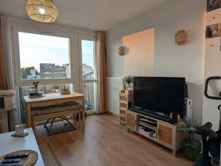 f3 60m2 bourges proche aéroport 650 cc