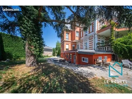 appartement 3 pièces 135 m²