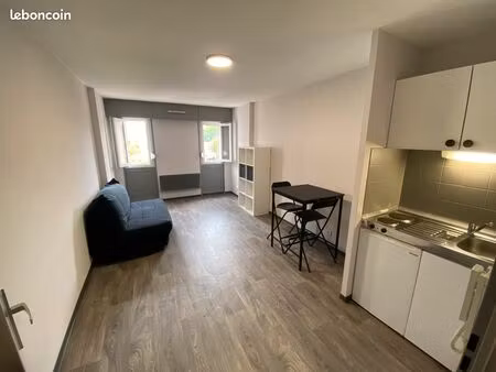 beau studio meuble de 24m²  entierement refait a neuf