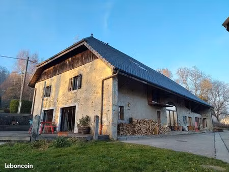 ancienne ferme - maison 180m2 et appartement indépendant 40m2 avec annexes et terrain de 2