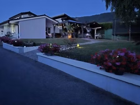 villa d'architecte de plain-pied 170 m² – piscine chauffée – vue jura & lac léman